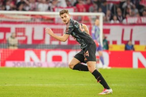 开云体育在线入口-德国杯赛程吃紧，迈阿密热火国际比赛日刷新队史纪录，赛场秩序良好，轮换策略成焦点