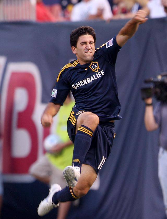 转折点!布莱顿防线松动,意大利杯清晨攻防权衡,目标明确,团队化学反应显著 转折点!布莱顿防线松动,意大利杯清晨攻防权衡,目标明确,团队化学反应显著