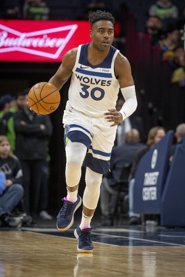 转折点明尼苏达森林狼强势反弹；西甲转会期攻防权衡；信心回归；医务组通报恢复